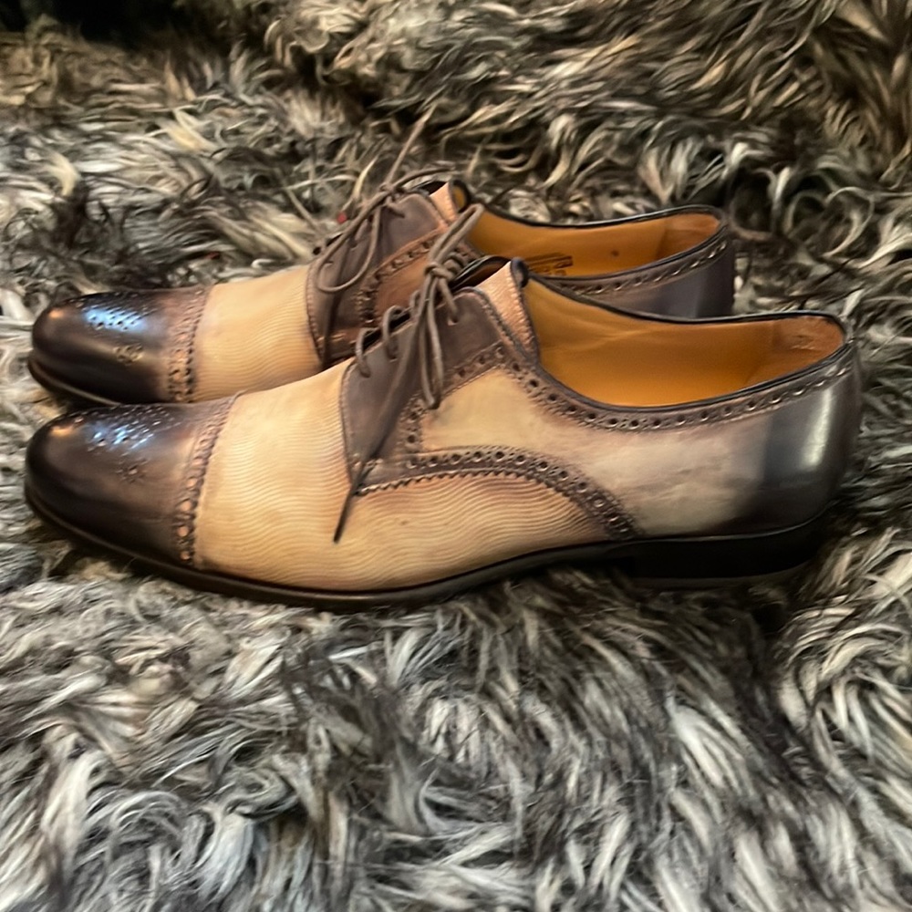 Men's Two-Tone Leather Dress Shoes